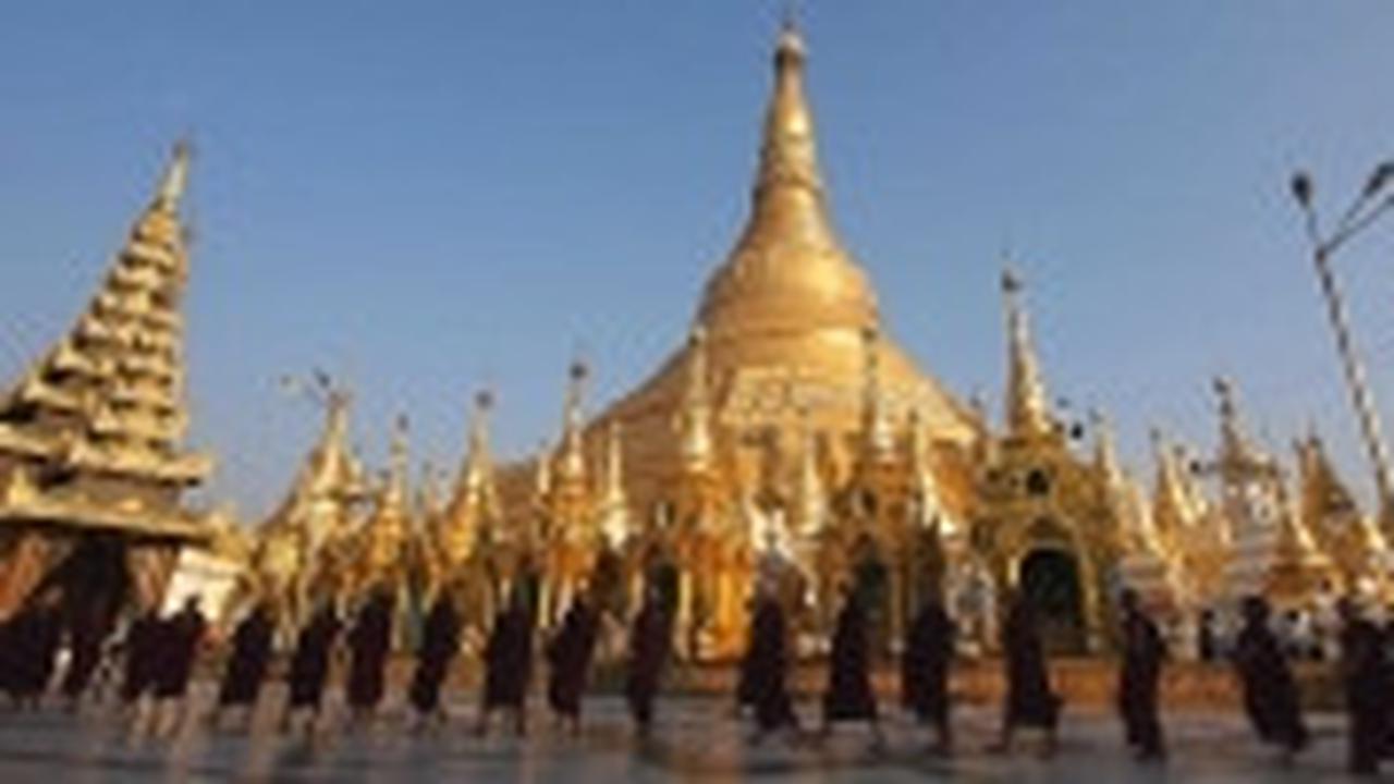 Shwedagon Paya, Myanmar ©VideoBlocks