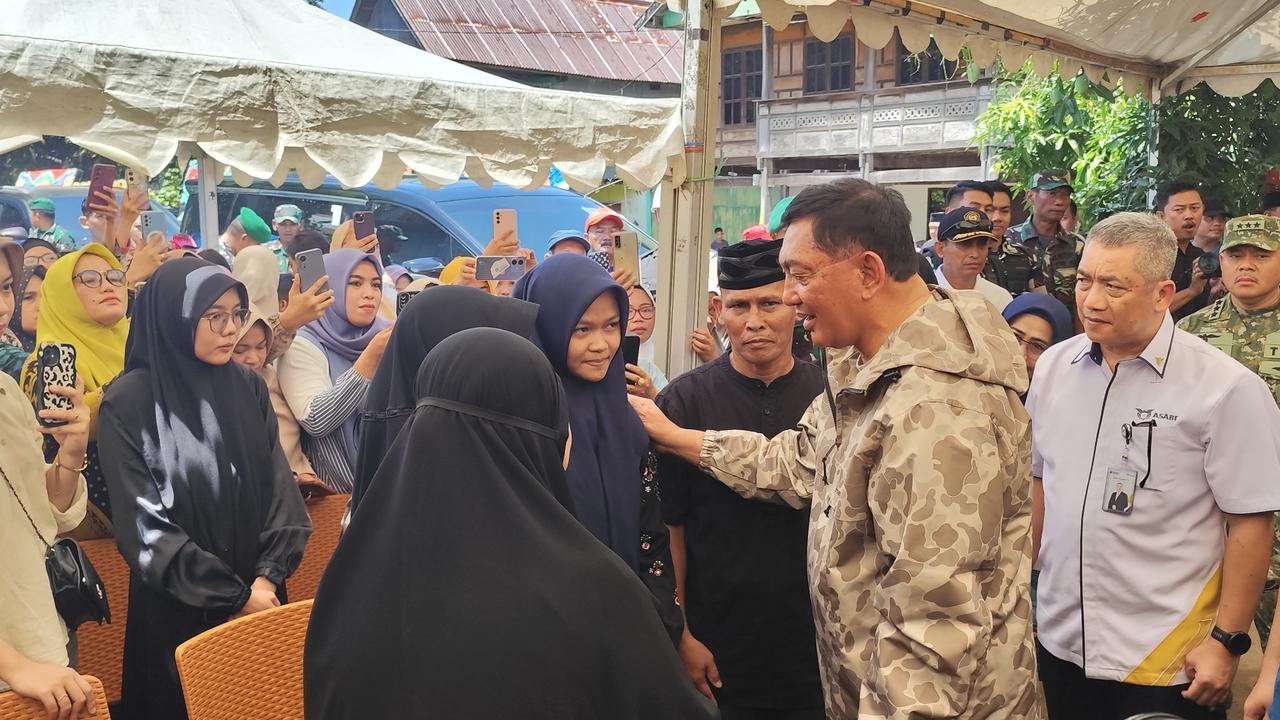 Menhan Sjafrie Sjamsoeddin Temui Keluarga Korban Penembakan KKB Papua, Janjikan Adiknya Jadi Taruna TNI