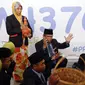 Aksi ritual 'Raja Bomoh' di Bandara Kuala Lumpur (Reuters/Damir Sagolj)