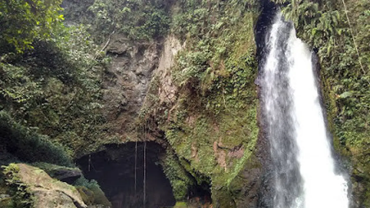 ilustrasi Air Terjun