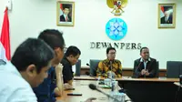 Pengurus Asosiasi Media Siber Indonesia (AMSI) bertemu Dewan Pers untuk memperkenalkan susunan Pengurus Pusat AMSI pada lembaga tersebut. (Liputan6.com/Hemi Afandi)
