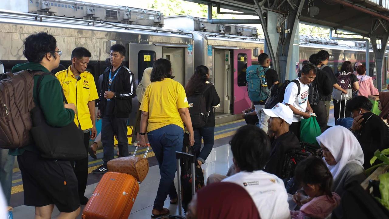 Perjalanan Kereta Api Jarak Jauh dari Stasiun Pasar Senen Kembali Normal Usai Ada Gangguan