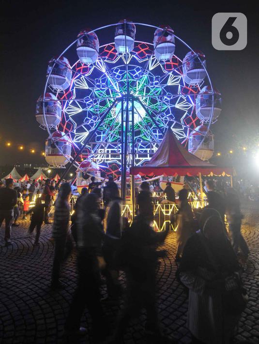 Seluruh wahana permainan untuk anak dan orang dewasa digratiskan bagi warga yang berkunjung  ke Monas. (merdeka.com/Imam Buhori)