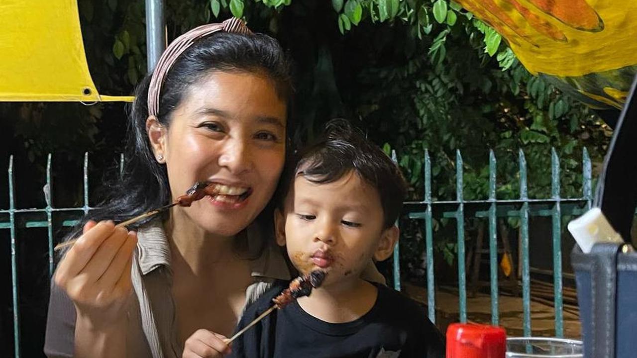 Momen Sat Momong