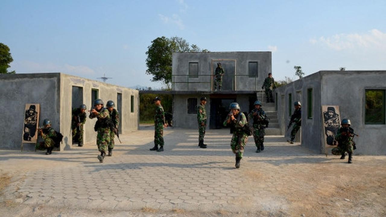 Aksi pertempuran jarak dekat pasukan Kostrad di Batujajar
