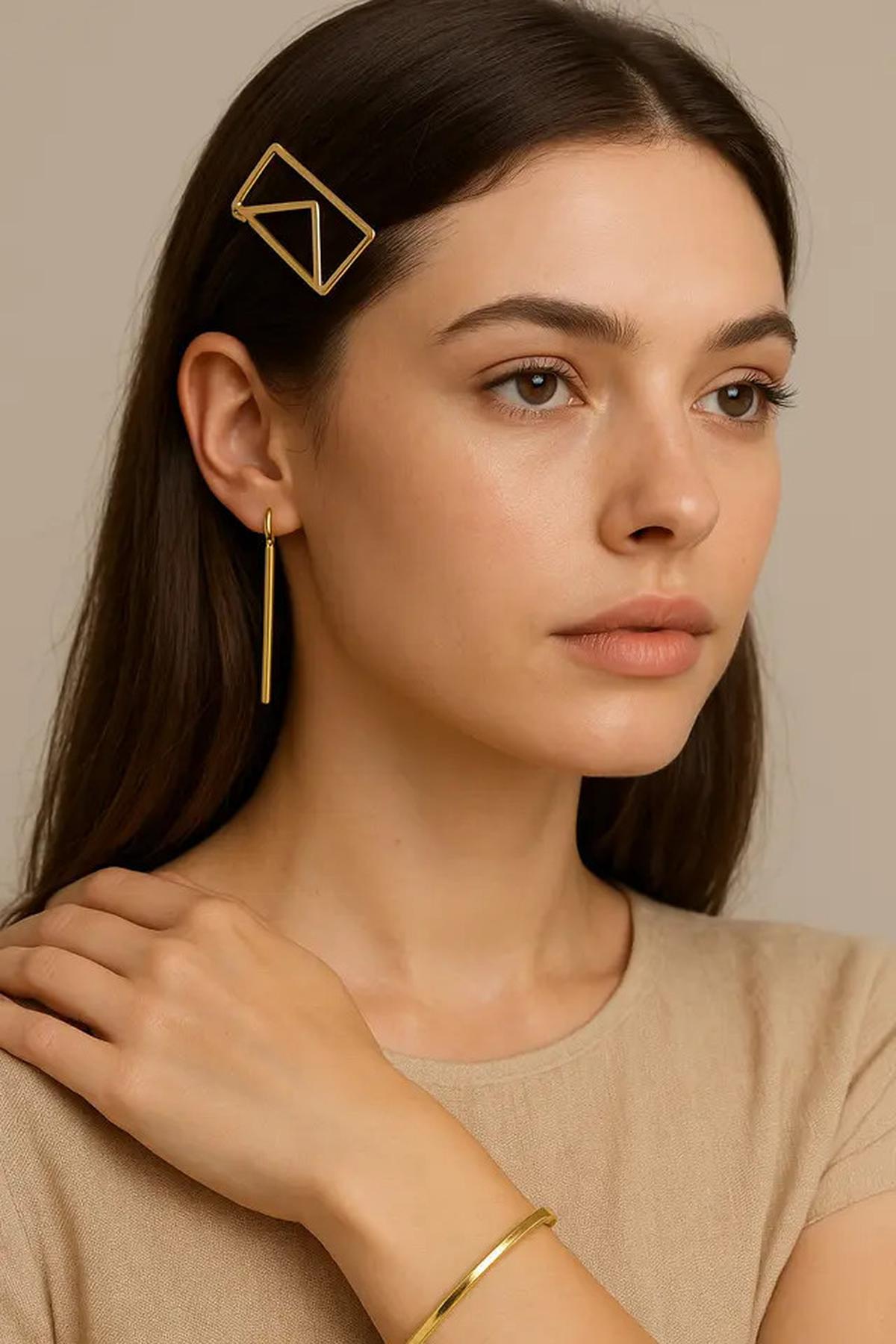 7 Inspirasi Model Headpiece, Anting, dan Gelang yang Enggak 'Tabrakan' dan Tetap Elegan