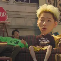 Zico dan Rain ciptakan bop menarik tentang musim panas yang membosankan.