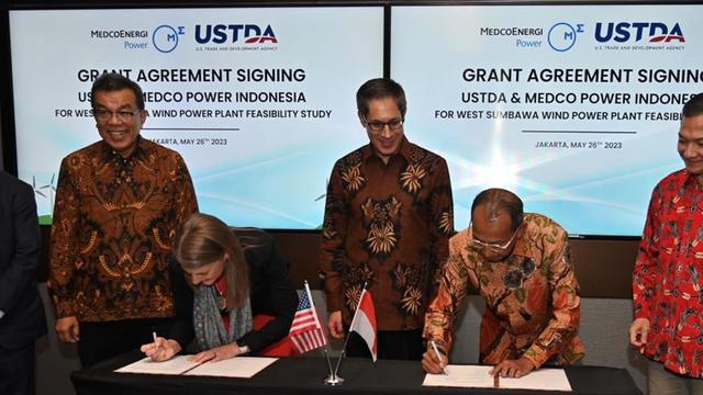 Acara penandatanganan hibah di Jakarta, Indonesia pada hari Jumat (26/5/2023).