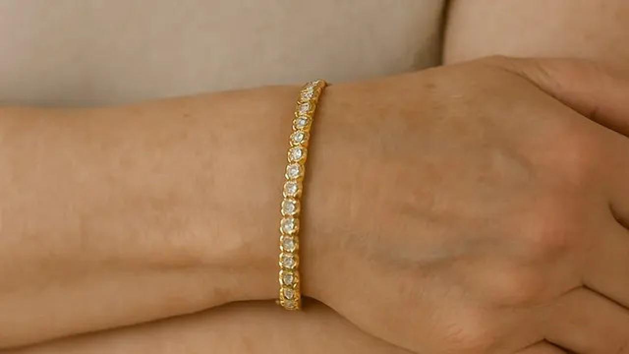 Tujuh Model Gelang Emas yang Untuk Perempun Usia 40 Tahun, Bikin Penampilan Cantik dan Elegan