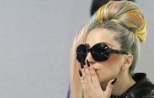  Lady Gaga menangis lihat video tarian fans Indonesia