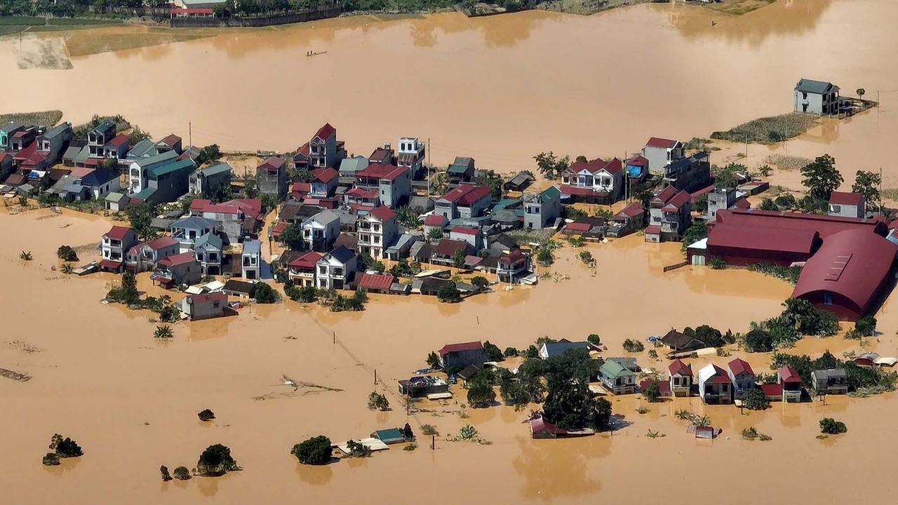 FOTO: Topan Matmo Luluhlantakkan Vietnam Utara, Banjir Terburuk dalam 60 Tahun