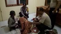 Seorang ibu muda di NTT, Susila Watiuma (27) terpaksa melahirkan di Pos Polisi. (Foto: Liputan6.com/Ola Keda)