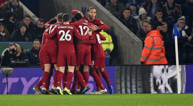 Pemain Liverpool merayakan gol yang dicetak Roberto Firmino ke gawang Leicester City pada laga boxing day di King Power Stadium,Jumat (27/12/2019) dini hari WIB (AFP)
