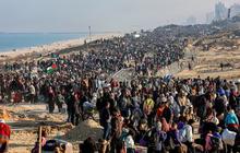 FOTO: Ribuan Warga Palestina Berbondong-bondong Kembali ke Gaza Utara Saat Gencatan Senjata