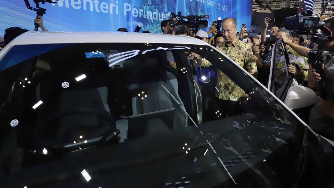 FOTO: Menteri Perindustrian Buka GIIAS 2025, 43 Merek Otomotif Ramaikan Pameran di ICE BSD