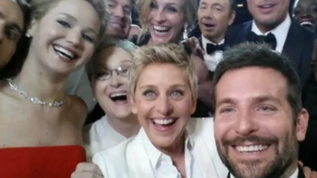 Sering-Sering Selfie Ternyata Baik untuk Kesehatan Anda