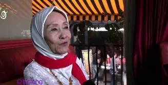 Komedian senior, Laila Sari sudah jarang muncul di layar kaca televisi Indonesia. Meskipun begitu, Laila sering tampil off air di beberapa acara. Beliau bercerita, sejak kapan ia suka dengan seni, dan bagaimana dirinya mencintai seni.