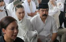 FOTO: Momen Artis Tanah Air Hadiri Pemakaman Titiek Puspa di Tanah Kusir