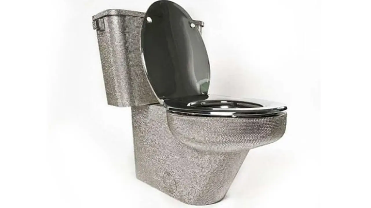 toliet-termahal-1-131005b.jpg