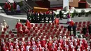 Jarak dari Basilika Santo Petrus Vatikan ke Basilika Santa Maria Maggiore Roma adalah sekitar enam kilometer. (Mandel NGAN/AFP)