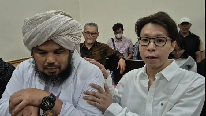 Kala Ustaz Derry Sulaiman Bersaksi untuk Keimanan Richard Lee di Tengah Badai Hukum