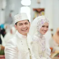 Seperti diketahui, bagi Tommy Kurniawan, ini merupakan pernikahan keduanya. Sebelum menikahi pramugari asal Aceh, Lisya Nurrahmi, Tommy pernah menikahi Tania selama enam tahun dan dikaruniai dua orang anak. (Instagram/xhdrx)