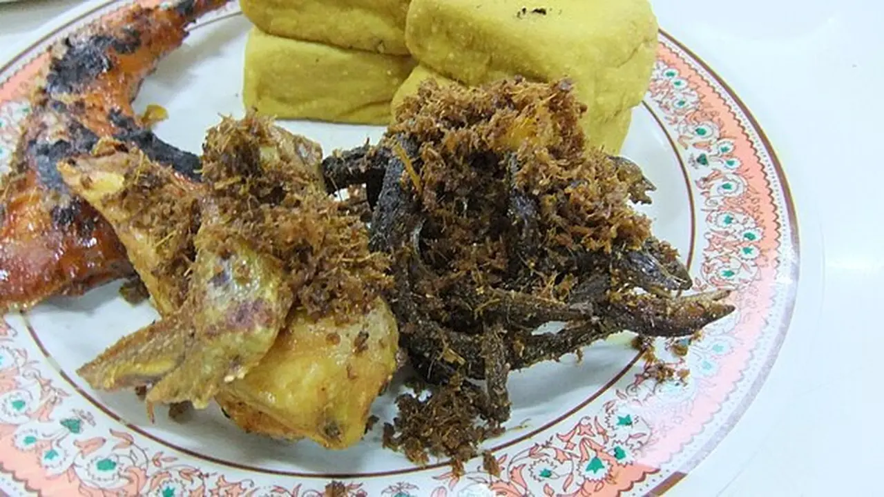 Belut Goreng dan Ayam Goreng