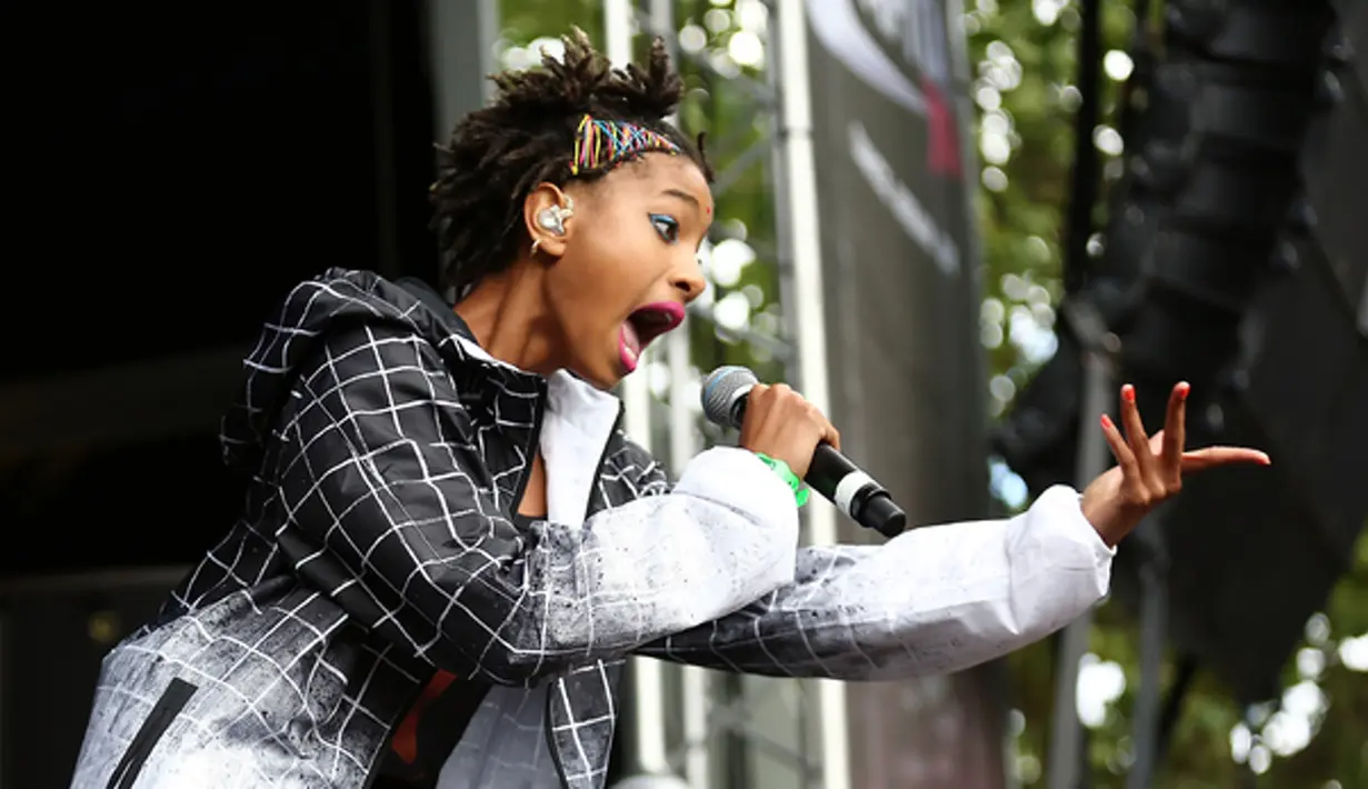Willow Smith membuat debut Britanianya di Wireless Festival 2015 (via digital.co.uk)