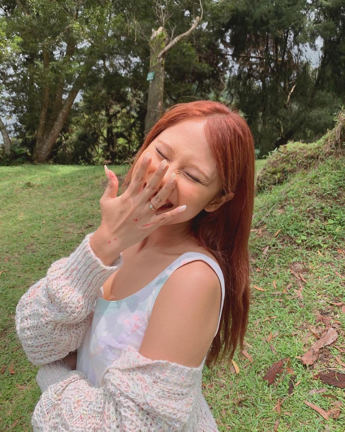 5 Artis yang Dilamar Usai Pacaran Lama, Termasuk Nadin Amizah yang Kini Jadi Sorotan