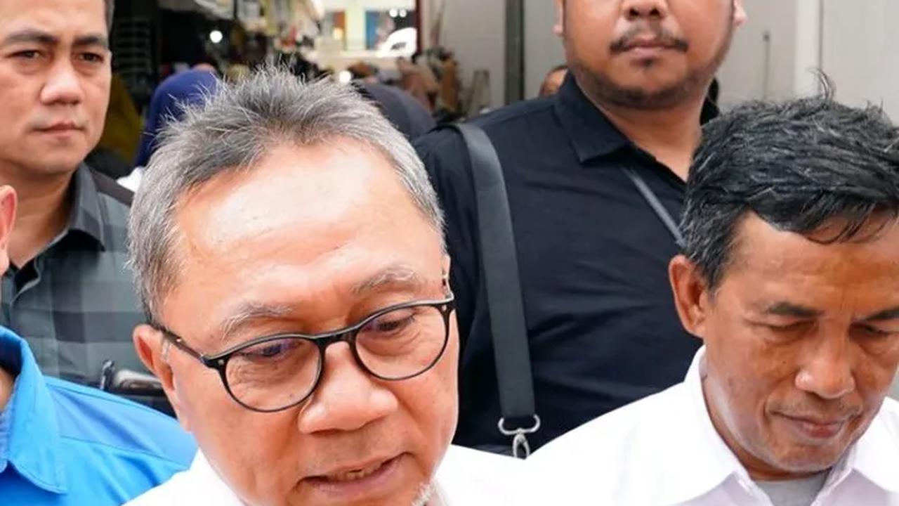 "Doakan saja mudah-mudahan nanti Desember kan hasilnya, mudah-mudahan kita menang," kata Mendag Zulkifli Hasan.