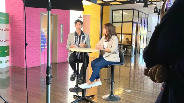 Cerita Juara LOTY 2023 Nathanael Yoga Soal Amblyopia atau Gangguan Penglihatan yang Disandangnya. Foto: Liputan6.com/Ade Nasihudin.