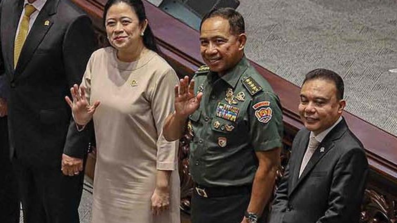FOTO: Ekspresi Jenderal Agus Subiyanto Usai Disahkan DPR Jadi Panglima TNI