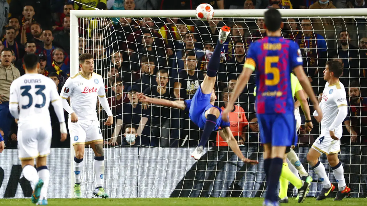 FOTO: Barcelona Ditahan Imbang Napoli di Liga Europa