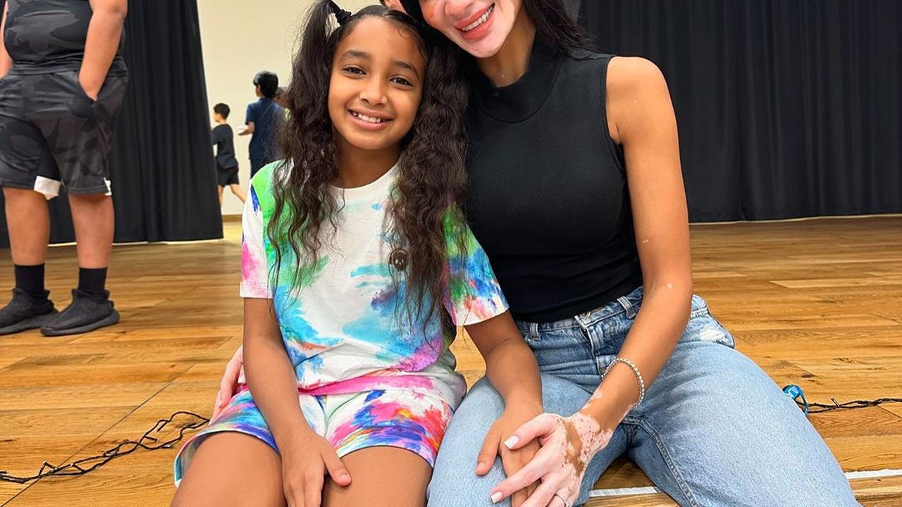 Potret Kebersamaan Logina Salah Miss Universe Mesir 2024 dengan Putrinya yang Cantik
