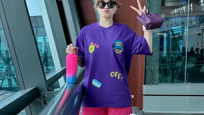 Intip deretan outfit colorful dari Chika Jessica.