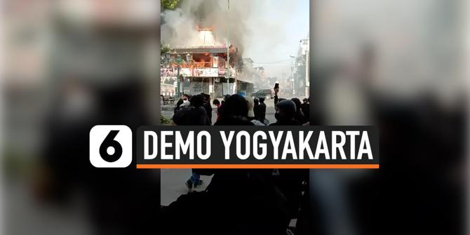 VIDEO: Restoran Terbakar Imbas Demo di Yogyakarta
