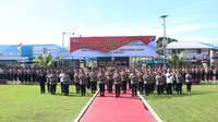 Ratusan personel Polda Sulut yang mendapat kenaikan pangkat satu tingkat.