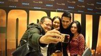 Para penggemar maupun artis yang datang untuk menonton Godzilla sangat menyambut serta memuji film ini secara antusias.