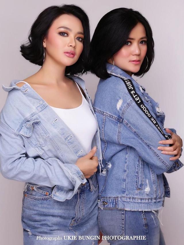 7 Potret Kebersamaan Wika Salim dan Manajernya yang Dibilang Mirip