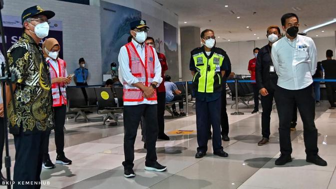 Menhub: Layanan Angkutan Logistik Tetap Berjalan Lancar di Masa PPKM Darurat - Vimarsana News
