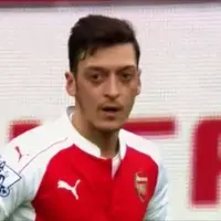 Mesut Ozil Ucap Bismillah Sebelum Eksekusi Free Kick, London pun Gempar