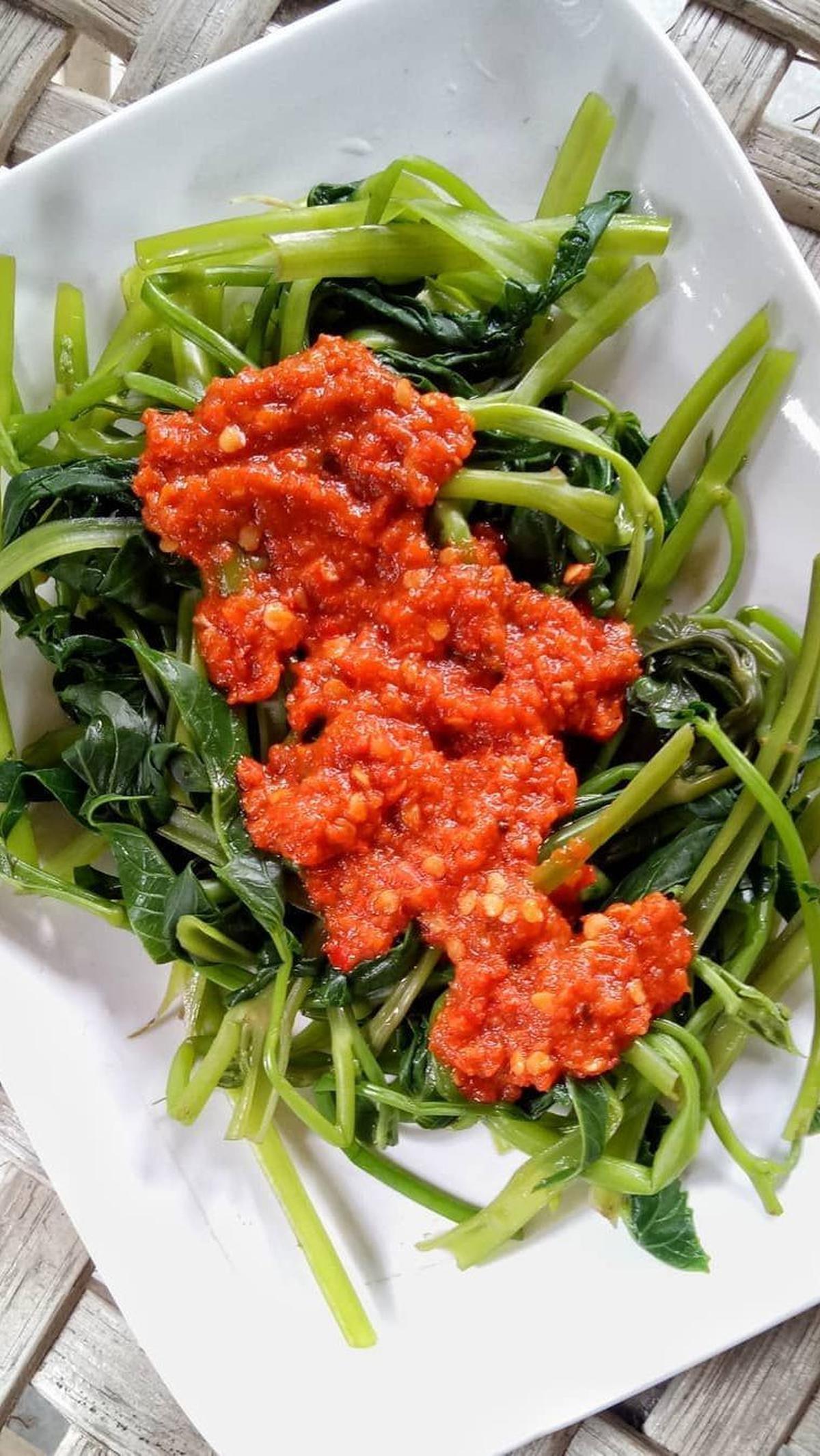 1. Plecing Kangkung Khas Lombok