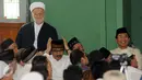 Mantan Menpora, Adhyaksa Dault (tengah) saat menghadiri Rekomendasi Calon Pemimpin Jakarta di Masjid Al Azhar Jakarta, Jumat (10/6). Majelis Pelayan Jakarta merekomendasikan tujuh nama balon Gubernur Jakarta 2017-2022. (Liputan6.com/Helmi Fithriansyah)
