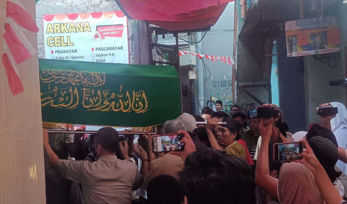 Jenazah D Tiba di Rumah Duka