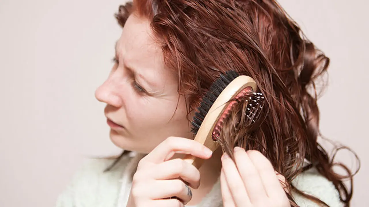Tips Mudah Mengatasi Rambut Kusut