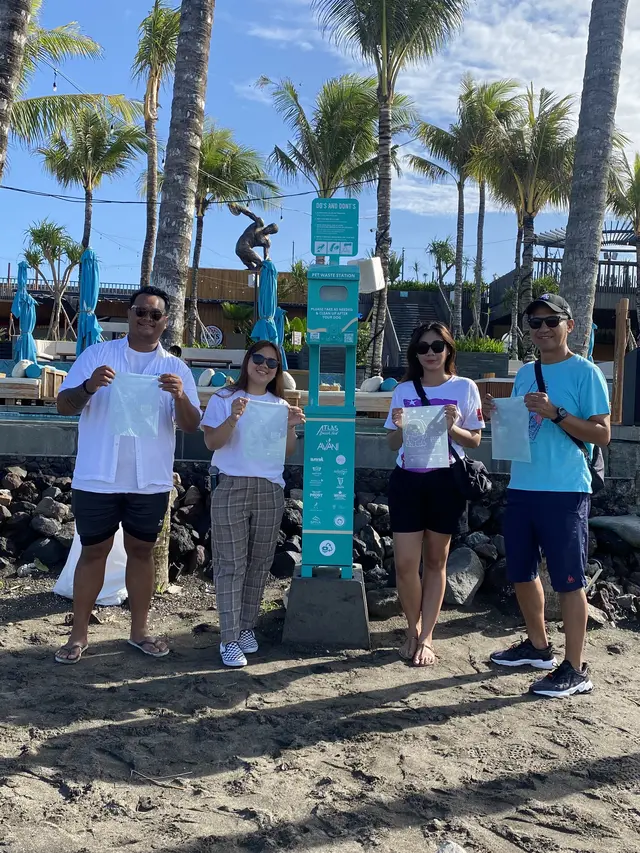 Upaya Bali Bebas Sampah Plastik, HWG Beri Edukasi Kelola Sampah Lewat Bersih-Bersih Pantai