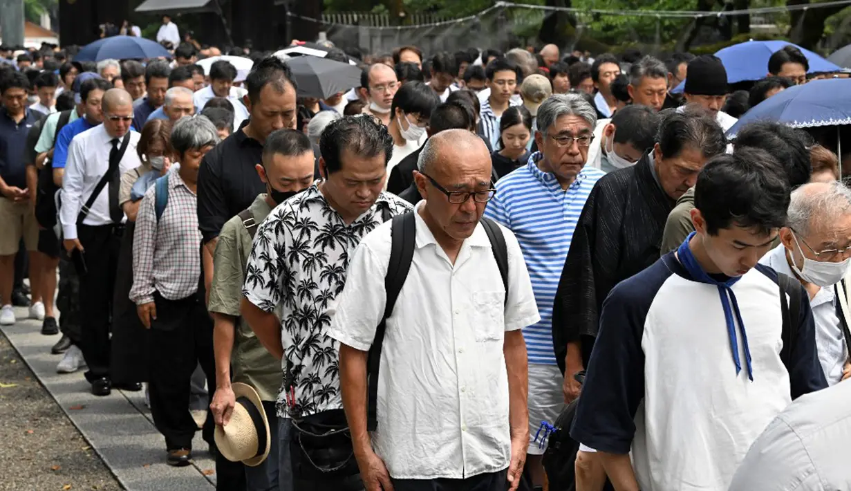 <p>Pengakuan kalah Jepang tidak lepas serangan bom atom Amerika Serikat (AS) ke Kota Hiroshima dan Nagasaki. (Kazuhiro NOGI/AFP)</p>