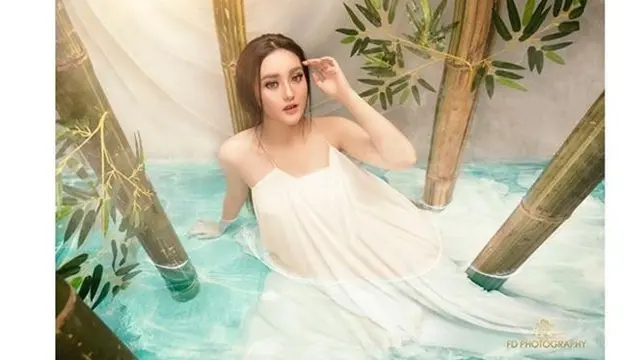 Gaya Pemotretan 6 Artis Berkonsep Bak Bidadari, Curi Perhatian