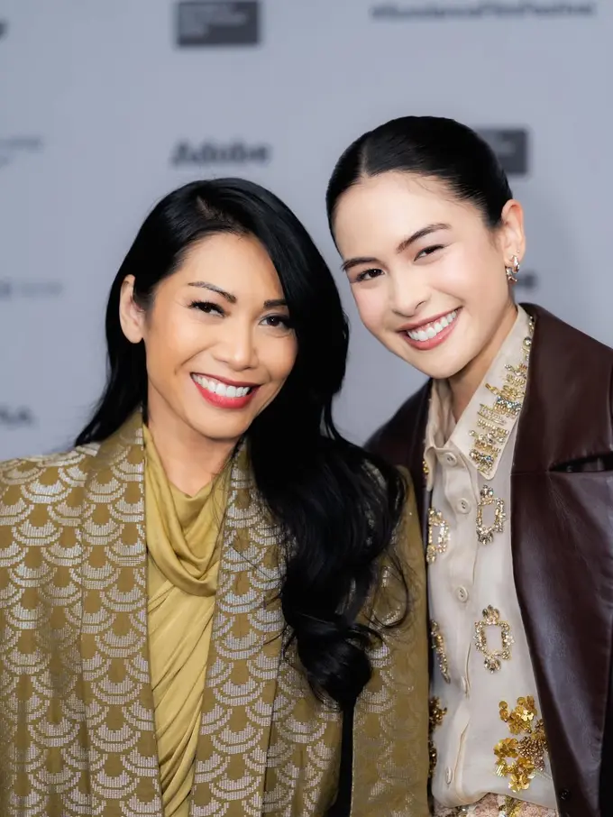 Adu Gaya Anggun C Sasmi dan Maudy Ayunda di Sundance Film Festival, Bawa Pesona Ayu Perempuan Indonesia ke Amerika Serikat