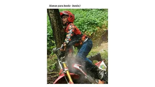 5 Potret Apes Orang Sebelum Jatuh Dari Motor Ini Miris